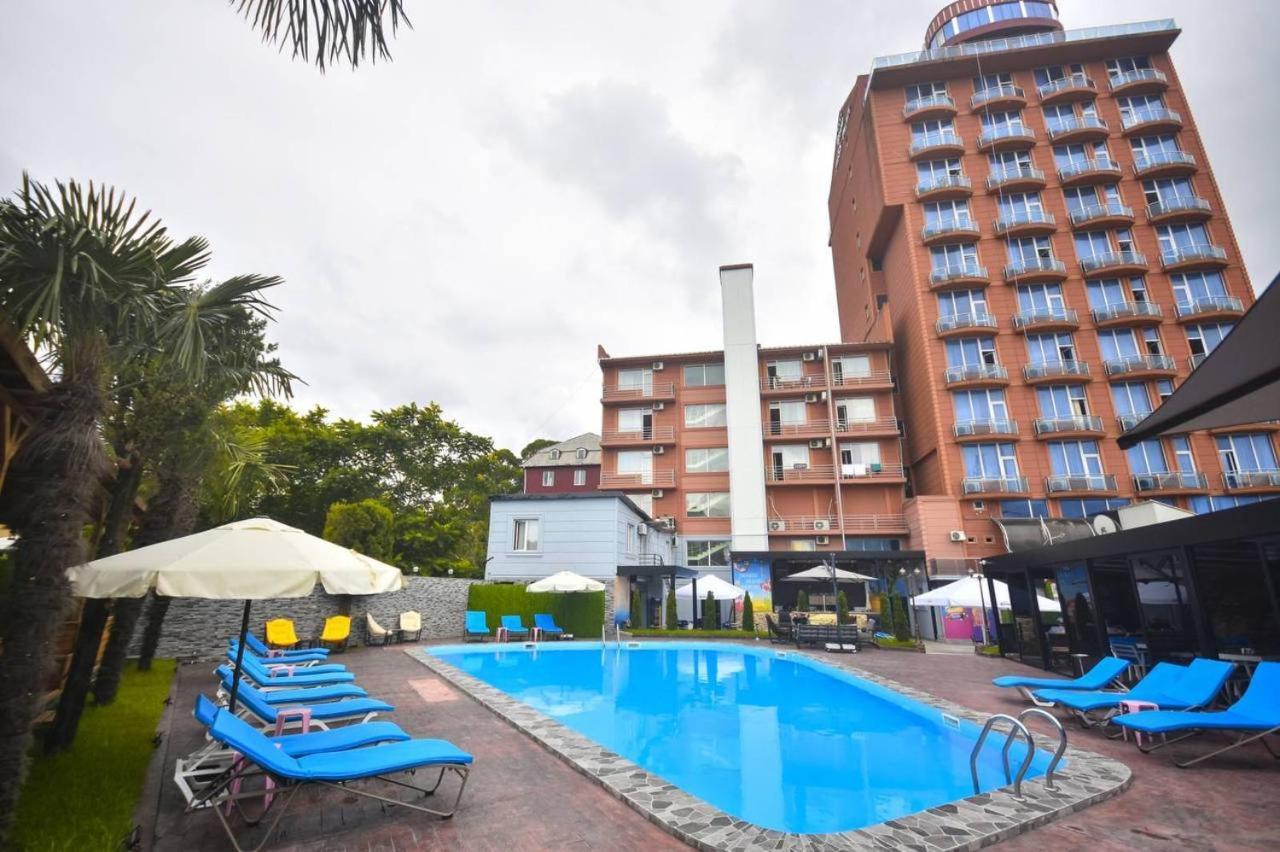 Hotel Genatsvale Batumi Exterior foto