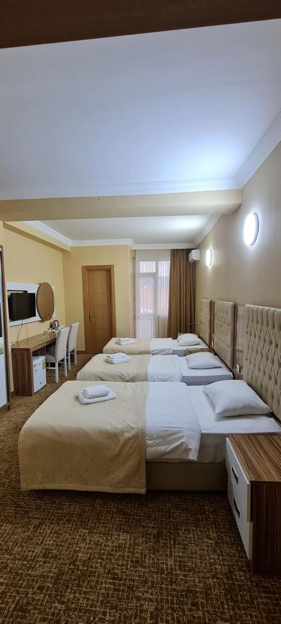 Hotel Genatsvale Batumi Cameră foto